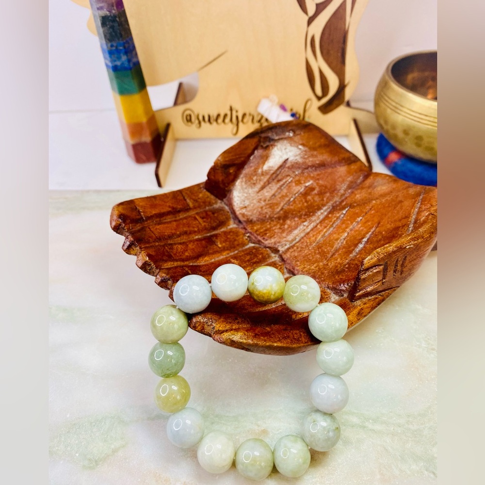 Mint Green Burmese Jade Round Bead Unisex Bracelet 12mm - Picture 4 of 8